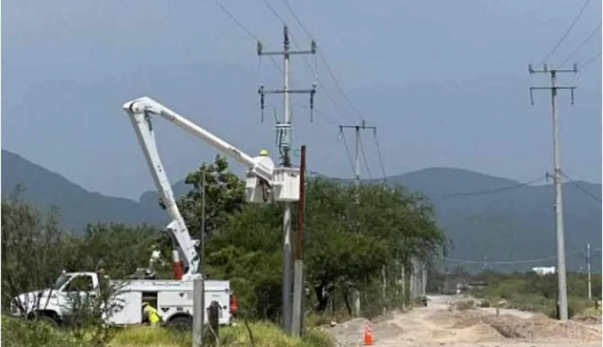 Delincuentes causan daños a líneas eléctricas de la CFE en Paso del Capire