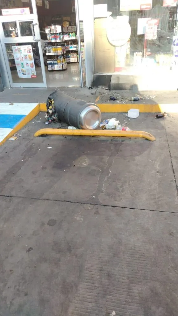 Delincuentes fallan en intento de incendiar Oxxo en Uruapan