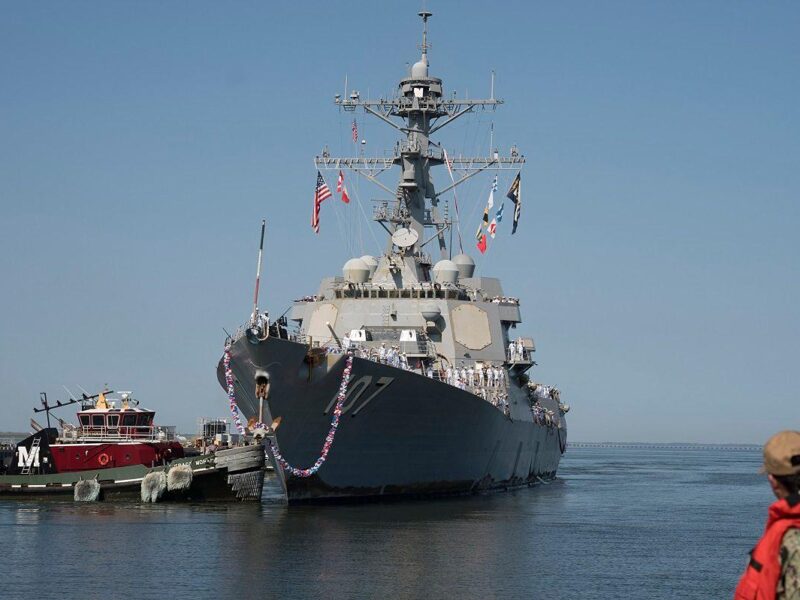 Destructor de seguridad fronteriza, USS Gravely, llega a Veracruz