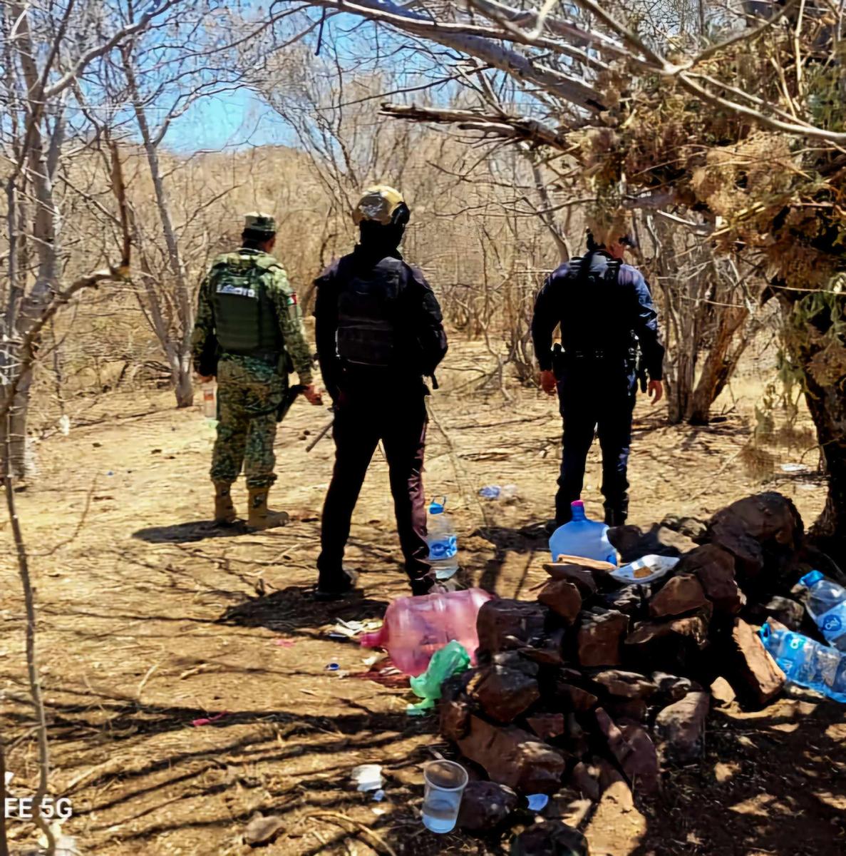 destruyen 3 puntos de vigilancia usados por criminales en Puerta de Alambre, Apatzingán