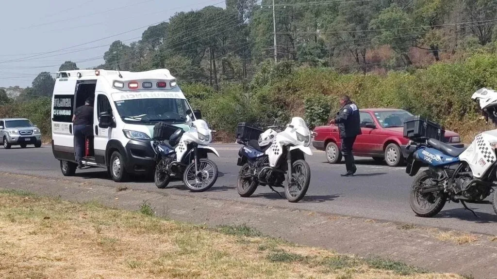 Dos motopatrulleros lesionados en distintos accidentes en Uruapan