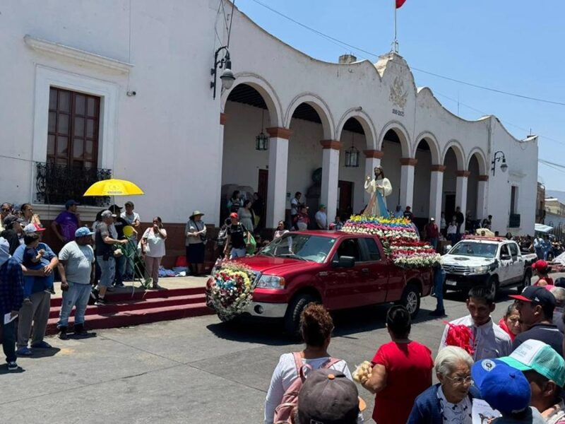 Estalla pirotecnia en procesión religiosa en Maravatío; hay 3 heridos