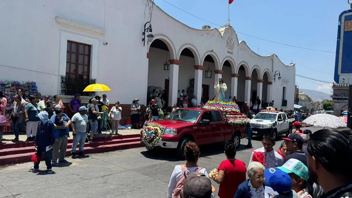 Estalla pirotecnia en procesión religiosa en Maravatío; hay 3 heridos