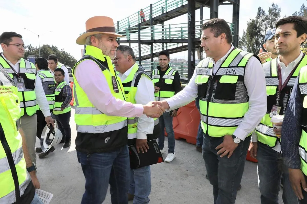 Este año se rehabilitarán 415 km carreteros en obra convenida y estatal: Bedolla