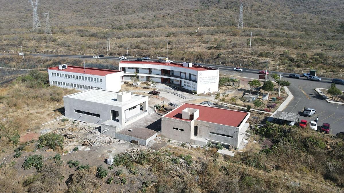 Extensión de campus Tangancícuaro de la UMSMH, con 75 %: SCOP