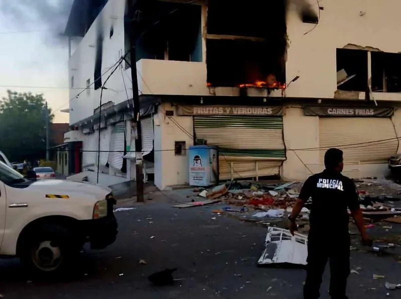 fallece lesionada tras explosión en tienda de abarrotes en Apatzingán