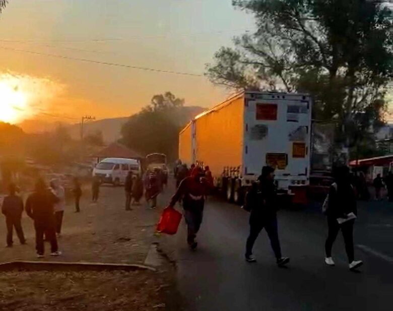 Falso reporte de "levantón" provoca bloqueo en los 11 pueblos en Michoacán