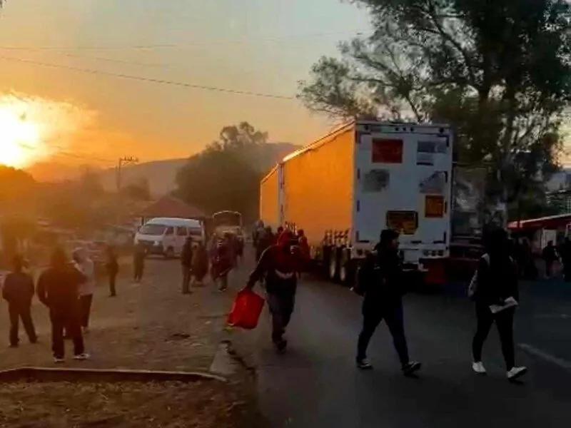 Falso reporte de "levantón" provoca bloqueo en los 11 pueblos en Michoacán