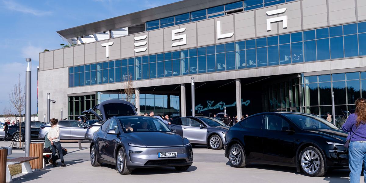 Ganancias de Tesla se desploman: Cae el 71 por ciento en 2025