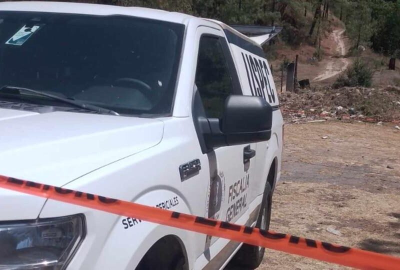 Hallan a hombre asesinado y encobijado en la región de Queréndaro