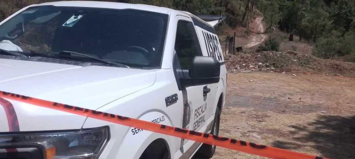 Hallan a hombre asesinado y encobijado en la región de Queréndaro