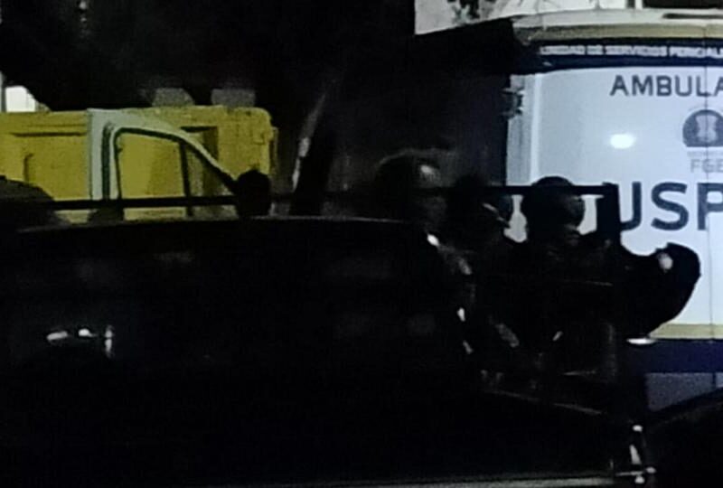 Hallan cadáver calcinado en la cajuela de auto incendiado sobre la Morelia-Salamanca