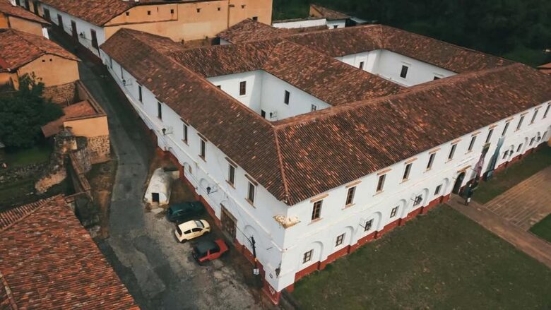 Haz una pausa y disfruta del arte del Antiguo Colegio Jesuita, en Pátzcuaro