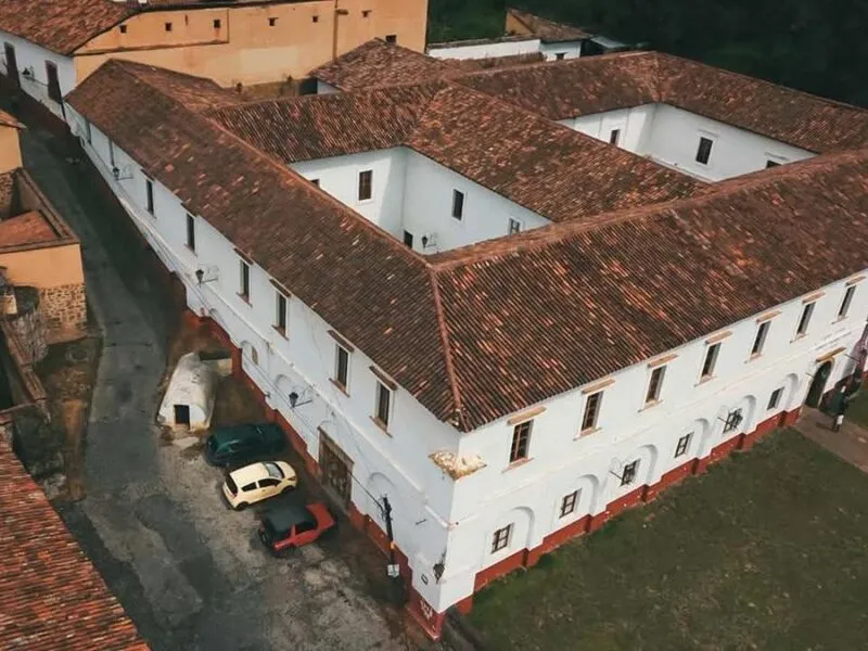 Haz una pausa y disfruta del arte del Antiguo Colegio Jesuita, en Pátzcuaro