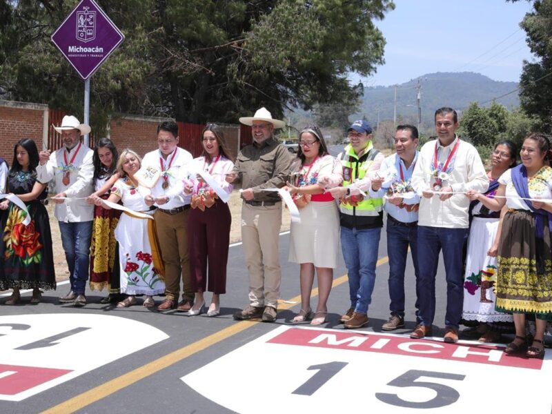Inaugura Bedolla tramo carretero Erongarícuaro-Zacapu
