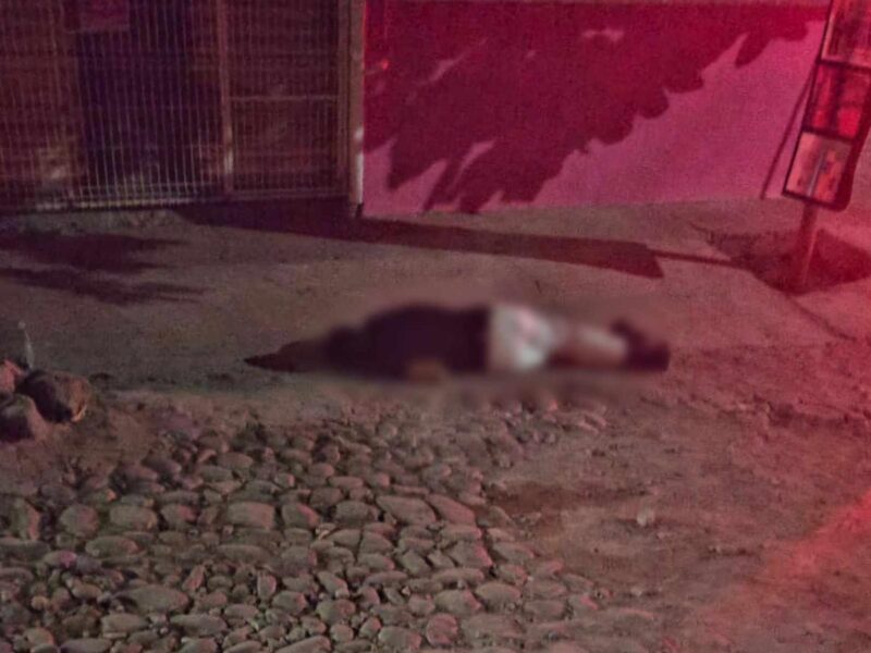 joven es asesinado a balazos, frente a tienda de Apatzingán nuevo ataque armado