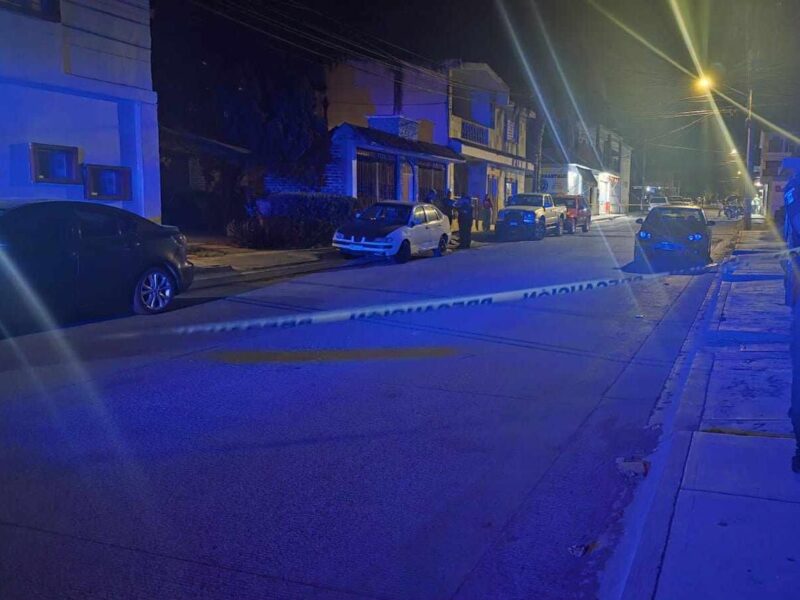 Joven es baleado durante violento robo, en Jacona