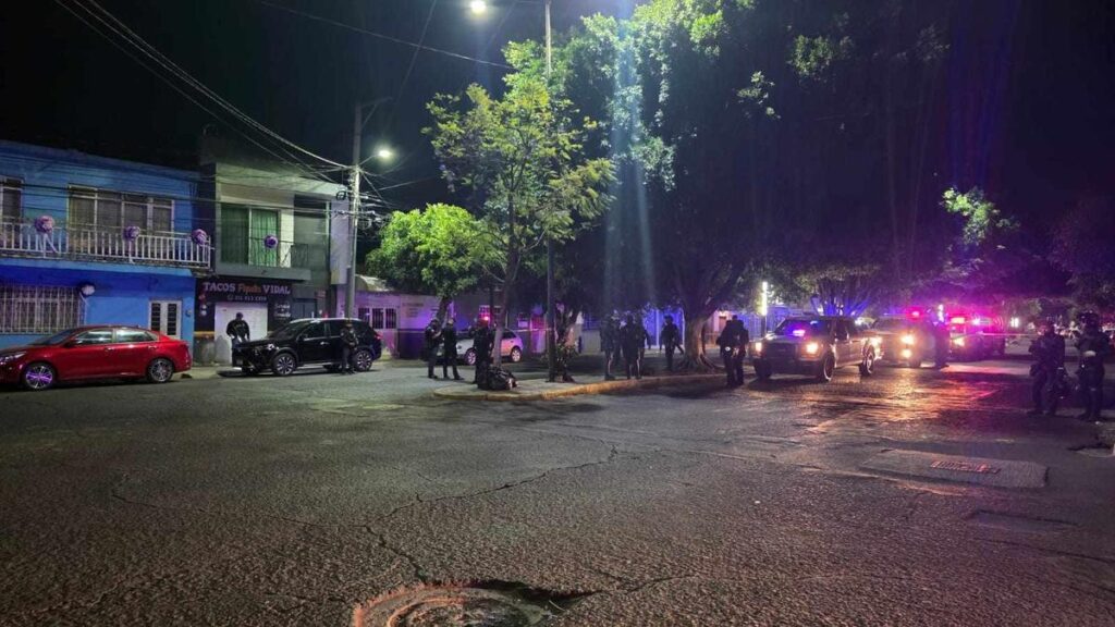 Joven es baleado frente a escuela primaria de Zamora