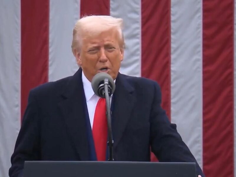 “Llegó la edad dorada de Estados Unidos”; Trump anuncia la imposición de aranceles recíprocos