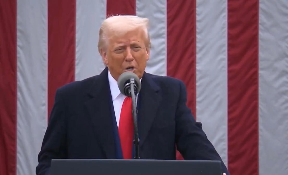 “Llegó la edad dorada de Estados Unidos”; Trump anuncia la imposición de aranceles recíprocos