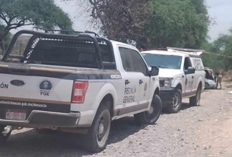 Localizan 2 cadáveres calcinados dentro de camioneta quemada en Cuitzeo