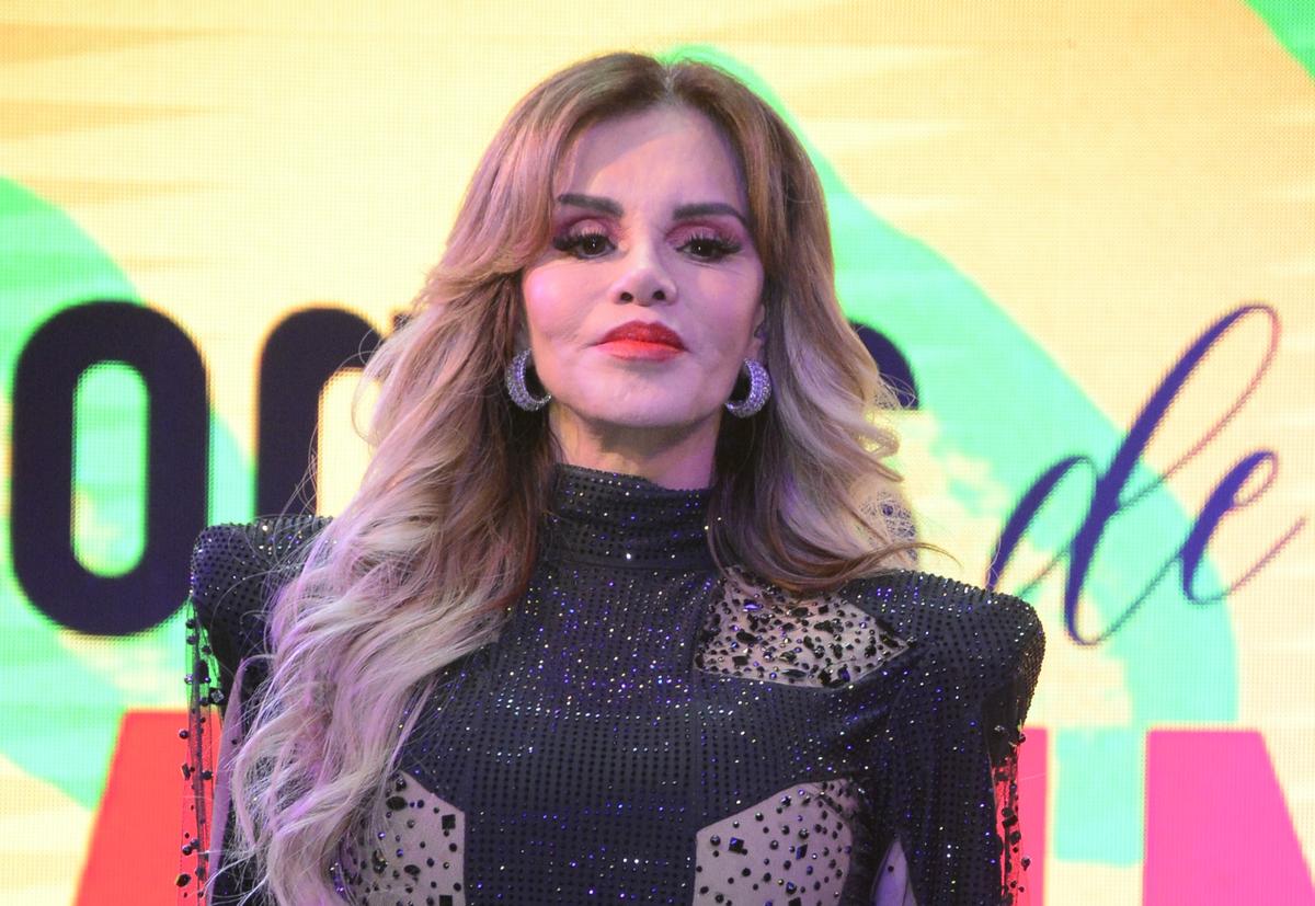 Lucía Méndez vuelve a negar romance con Antonio Pérez Garibay; el papá del Checo Pérez reacciona