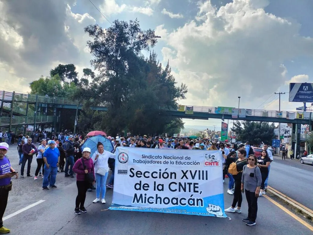Más de 40 sindicatos y organizaciones sociales en la marcha del 1 de Mayo en Morelia-4