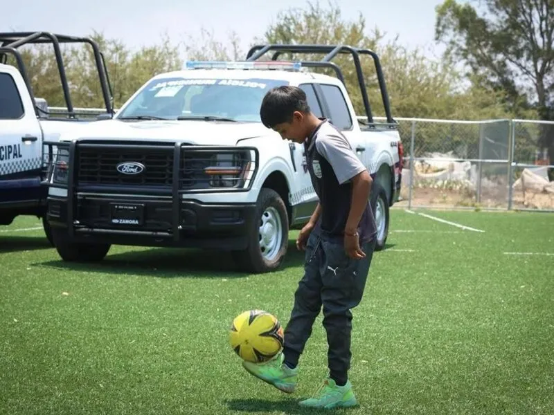 Michoacán celebra el Día del Niño y la Niña con 28 nuevas canchas deportivas