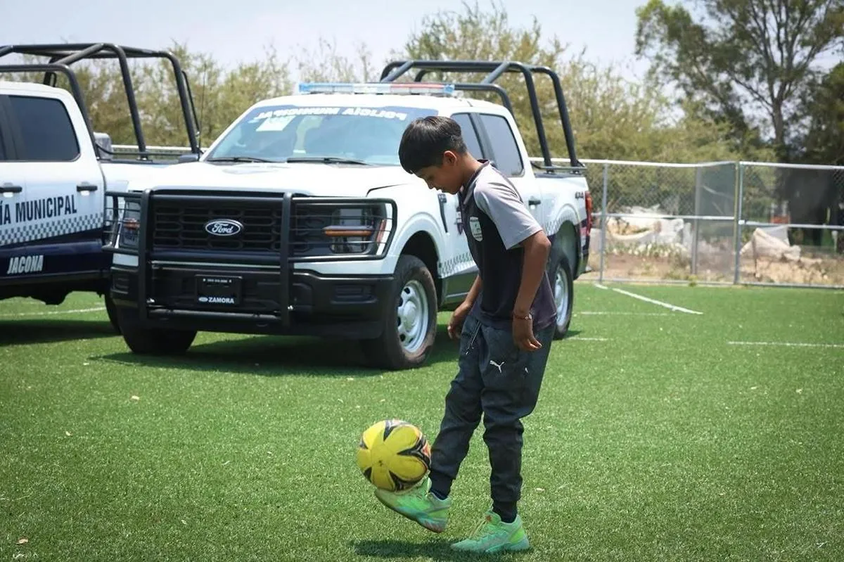Michoacán celebra el Día del Niño y la Niña con 28 nuevas canchas deportivas