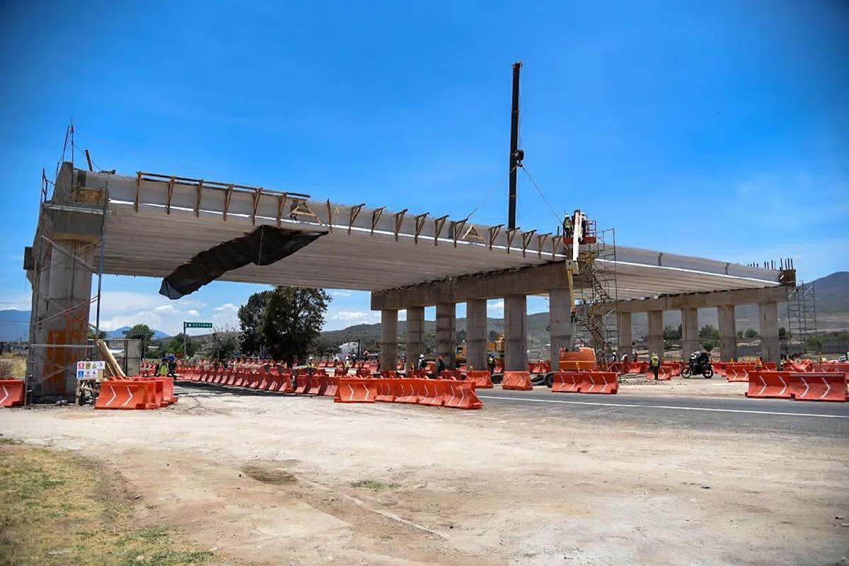 Morelia: En riesgo, 6 escuelas y 500 personas por obras de periférico en Santiago Undameo