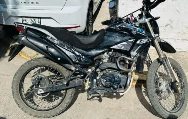 Motocicleta de personas detenidas en Apatzingán