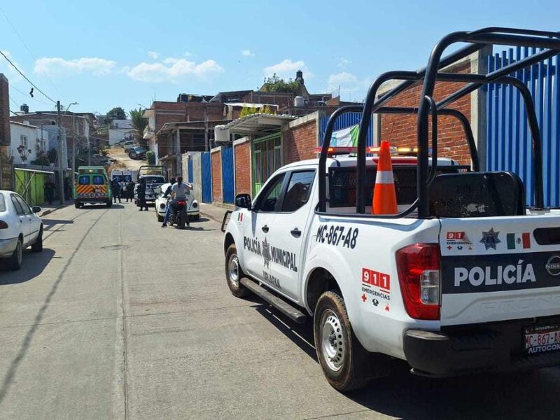 Mujer es atacada a balazos en Uruapan