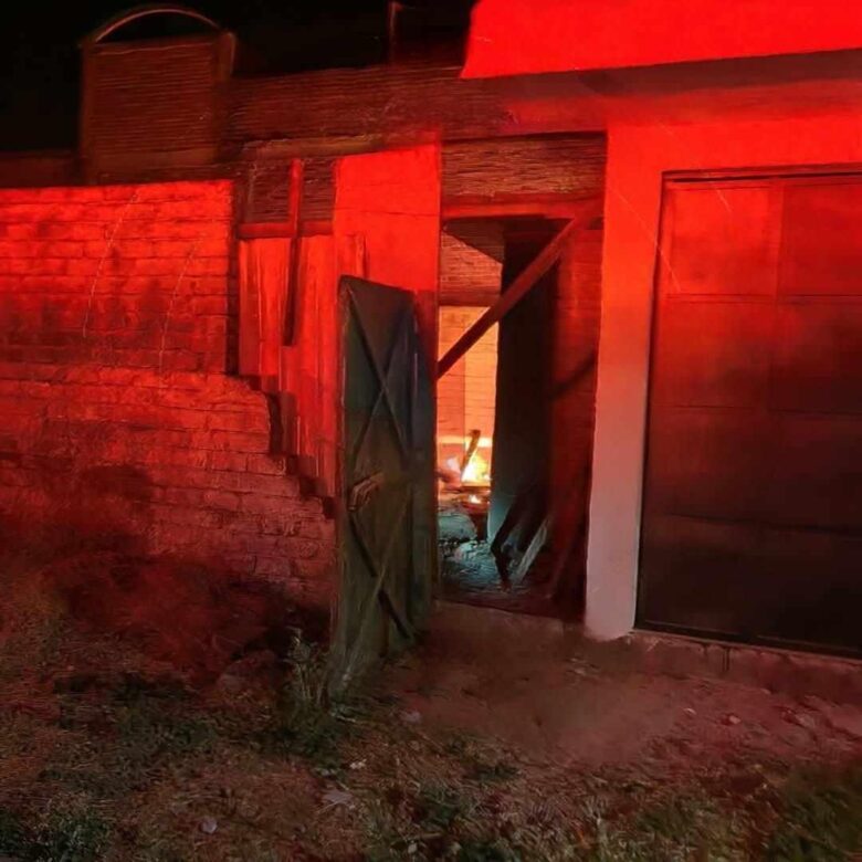 Mujer muere calcinada tras incendio de vivienda en Uruapan