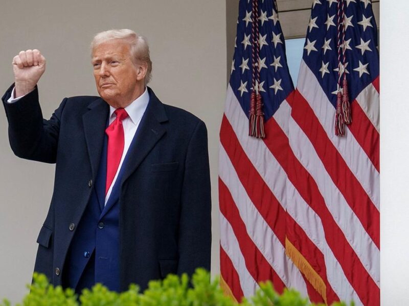 Ordena Trump salida "inmediata" de migrantes con autorización temporal para estar en EU