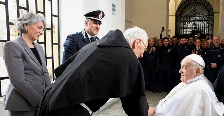 Papa Francisco visita cárcel en este Jueves Santo