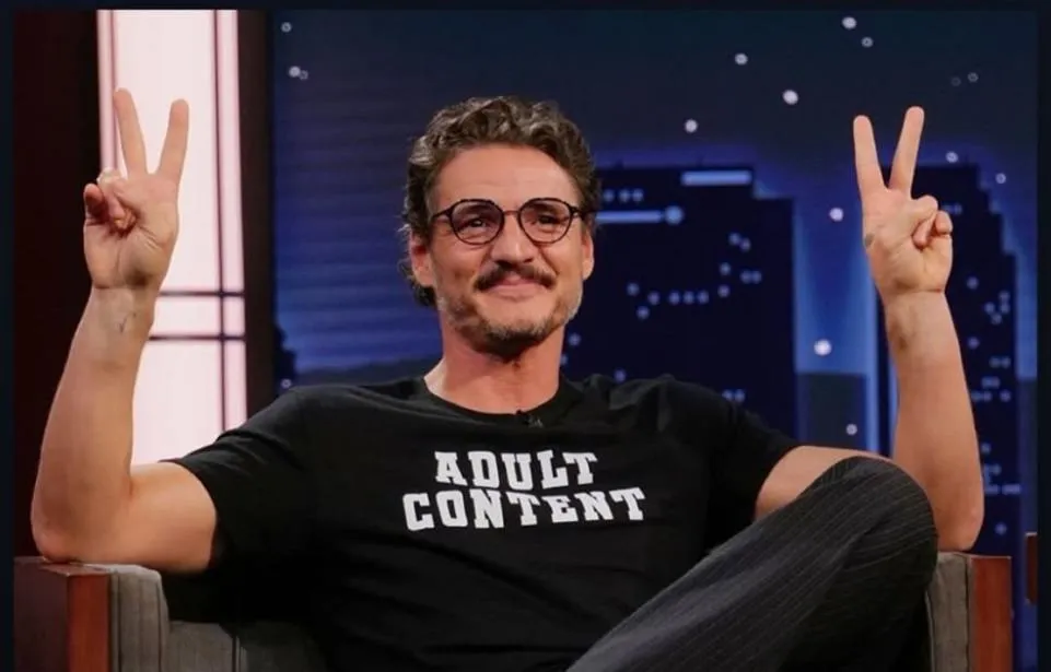 Pedro Pascal ataca a J.K. Rowling por comentarios transfóbicos