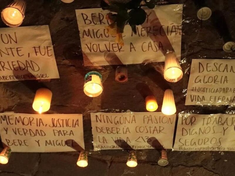 Protestan afuera del Parque Bicentenario tras deceso de dos fotógrafos