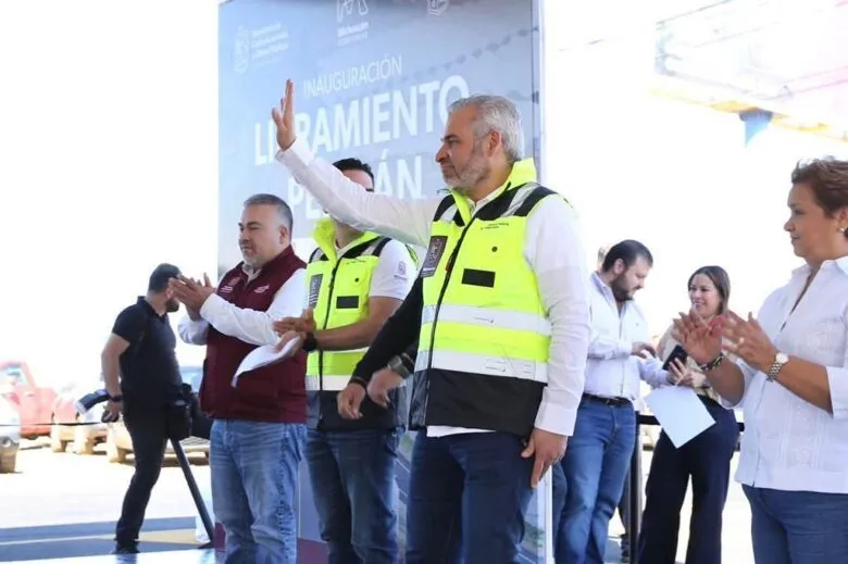 Rehabilitación de carreteras en Michoacán 2025