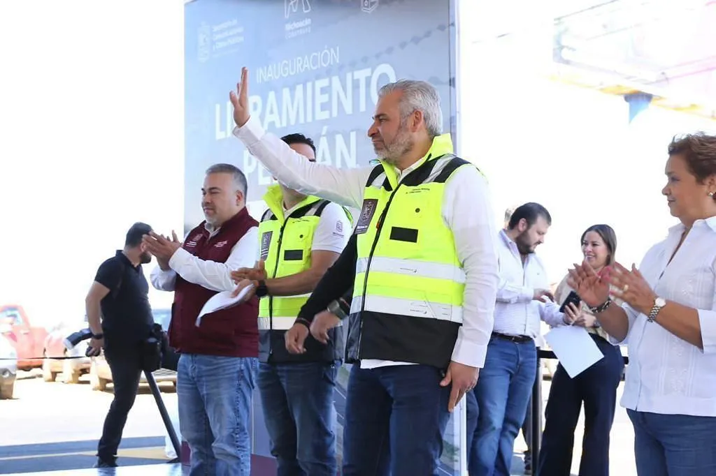 Rehabilitación de carreteras en Michoacán 2025