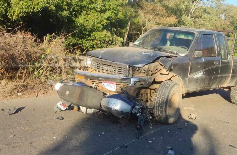 Reportan accidente vmotociclista muere al chocarehicular en Los Reyes motociclista muere al chocar