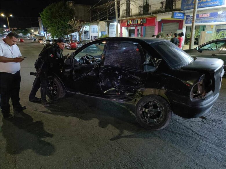 Reportan choque vehicular en la zona Centro de Nueva Italia