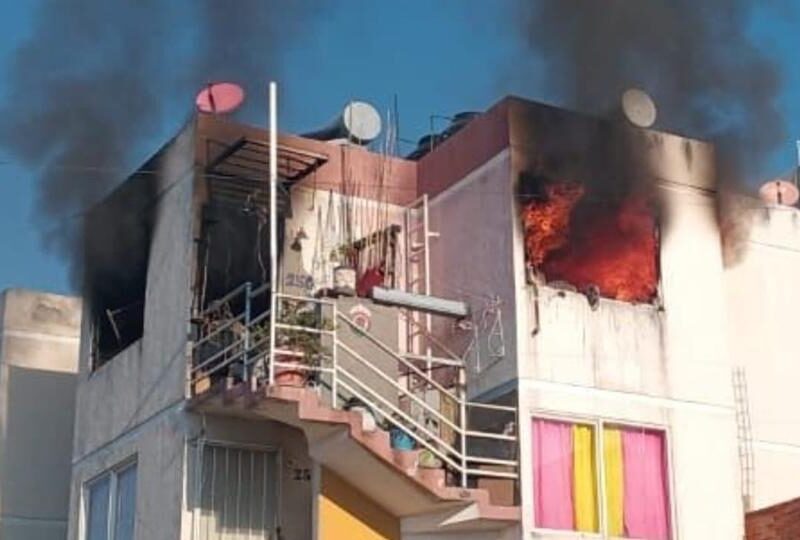 Reportan incendio de departamento en Jardín de la Montaña, al poniente de Morelia
