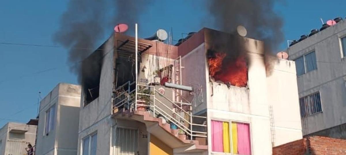 Reportan incendio de departamento en Jardín de la Montaña, al poniente de Morelia
