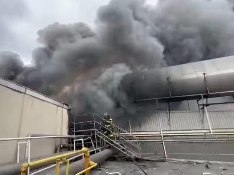 Reportan incendio en fabrica de Bachoco en Monterrey