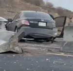 Vuelca auto en la Apatzingán – Cuatro Caminos; no hay heridos
