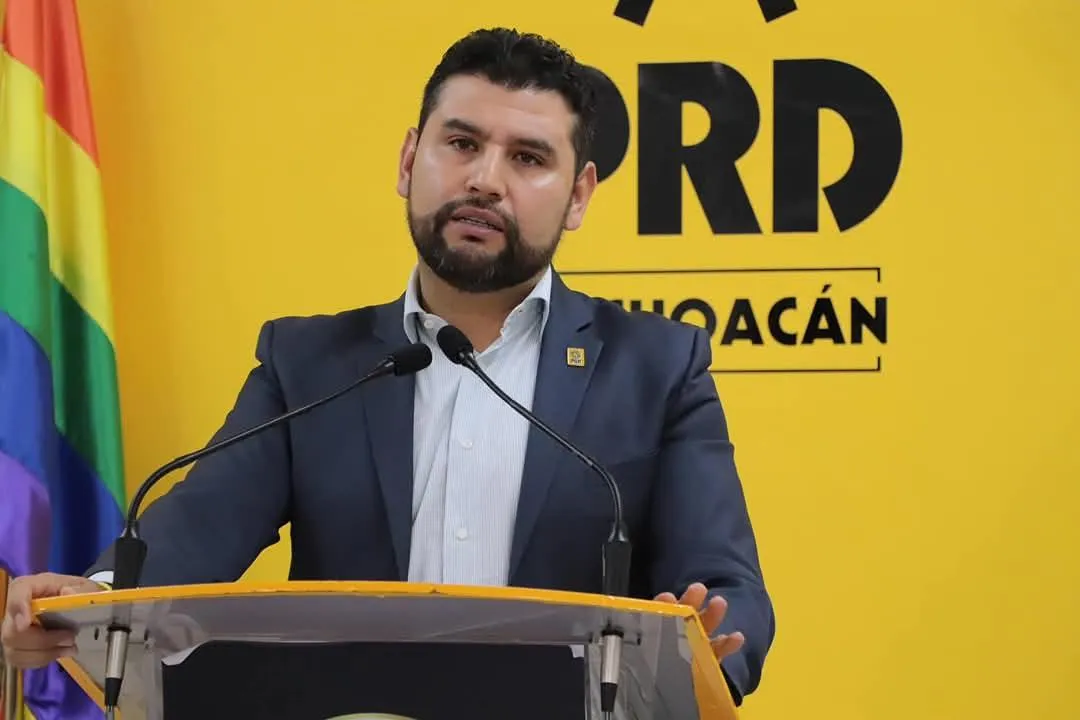 Se aferra Octavio Ocampo a la dirigencia estatal del PRD