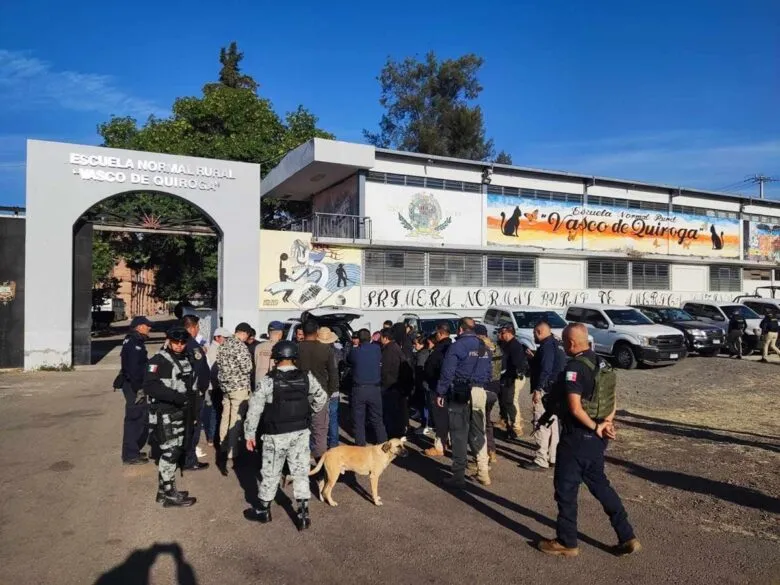 Se suma magisterio a exigencia de justicia por caso de normalista asesinado en Michoacán