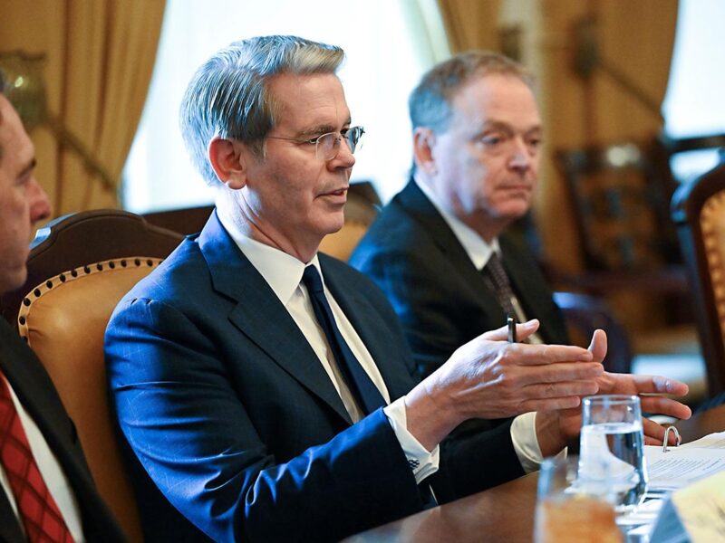 Secretario del Tesoro Scott Bessent descarta recesión en EU por aranceles de Trump