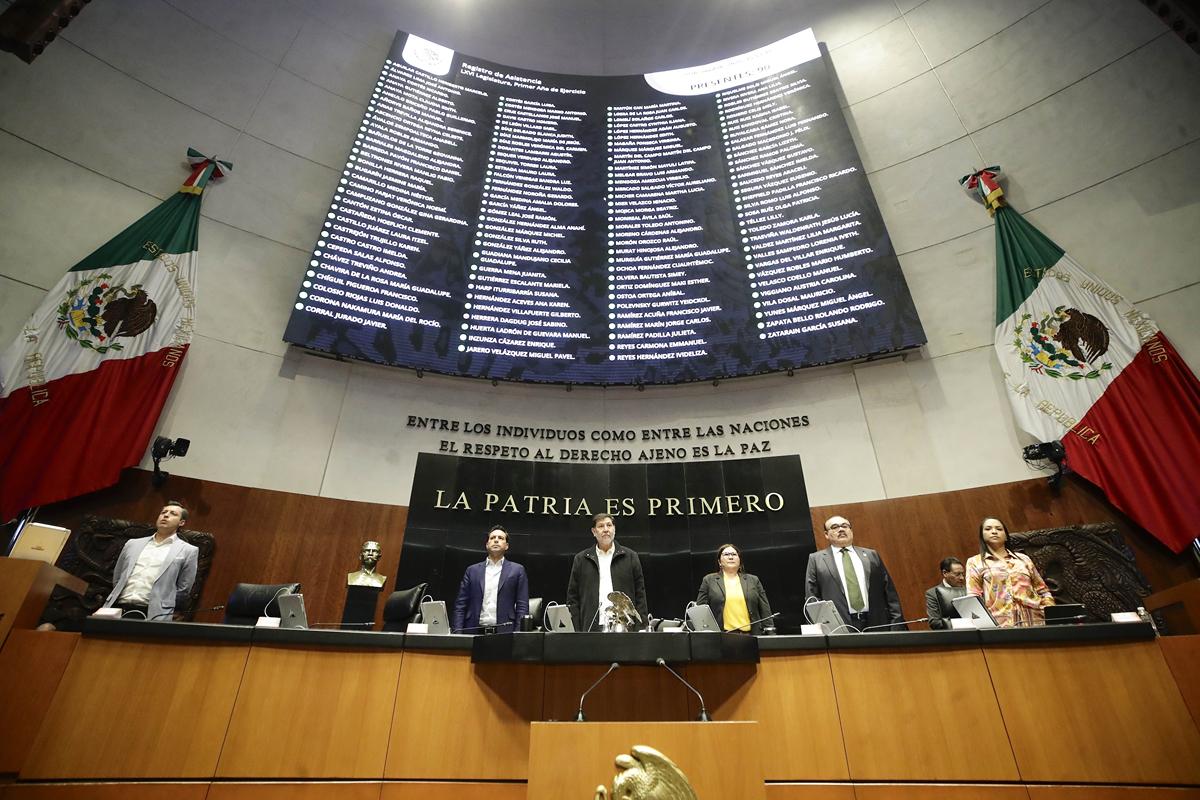 Senado regresa dictamen de "ley censura"