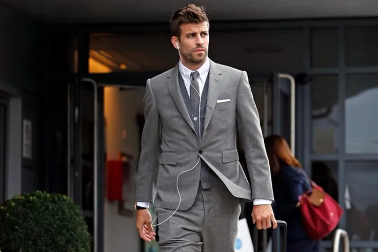 Señalan a Piqué por descuidar a sus hijos